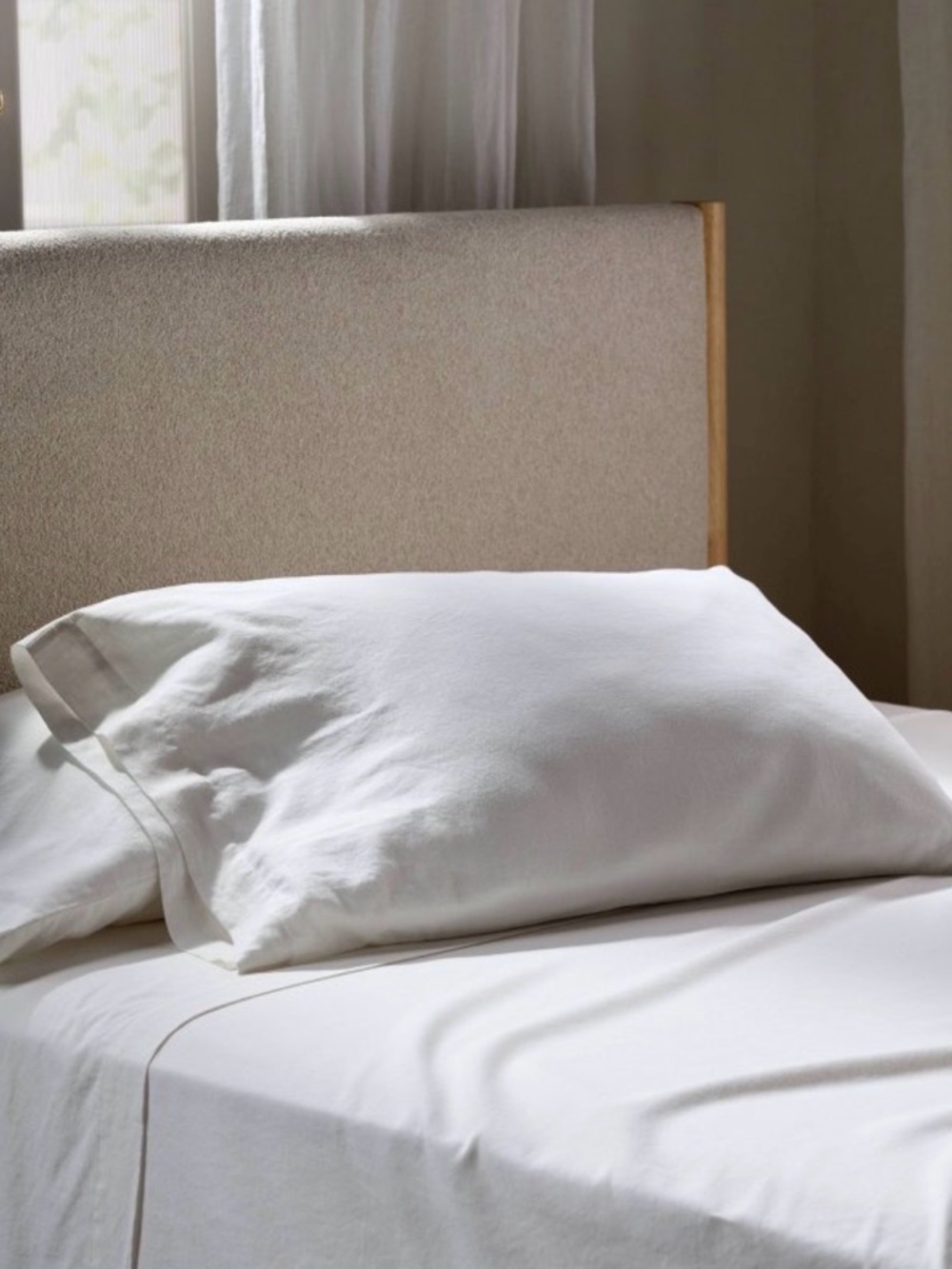 Parachute Queen Relaxed Linen Sheet Set in White